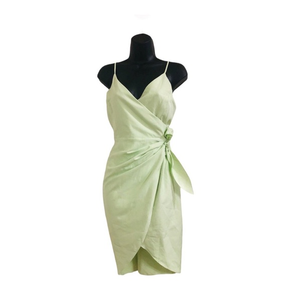 BCBGeneration green V-Neck asymmetrical tie waist tulip Wrap Dress size 6 new - Picture 3 of 13